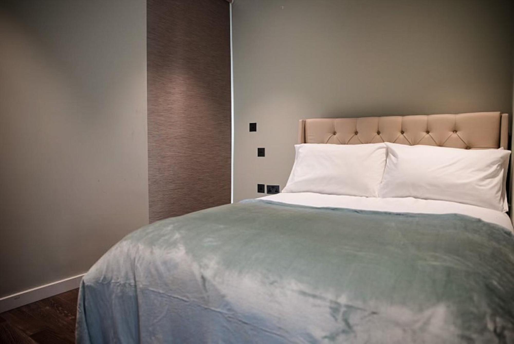 Chic Luxury Living In Battersea Power Station Apartment Лондон Екстериор снимка